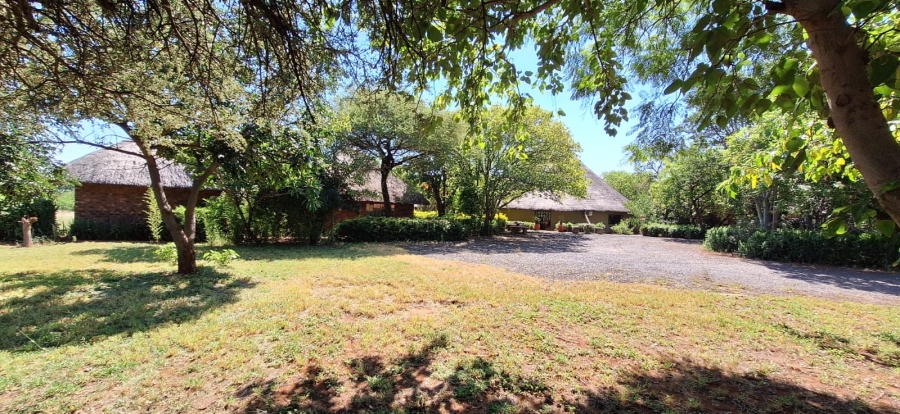 6 Bedroom Property for Sale in Hartbeespoort Rural North West